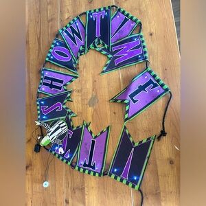 Light-Up It's Showtime Beetlejuice Banner